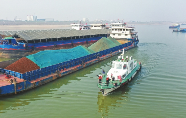 长沙交通执法全力战枯保畅