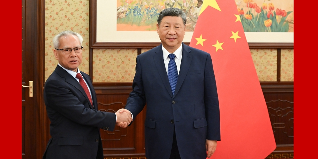 习近平听取岑浩辉述职报告