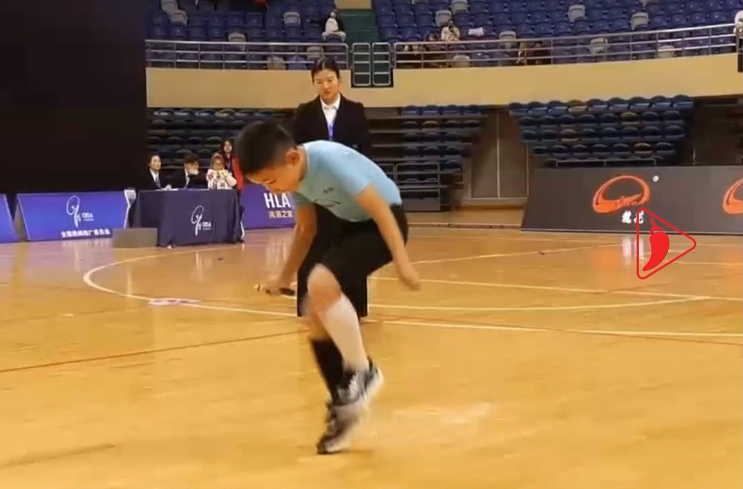 繩快如電，長沙“追風(fēng)少年”斬獲跳繩全國冠軍