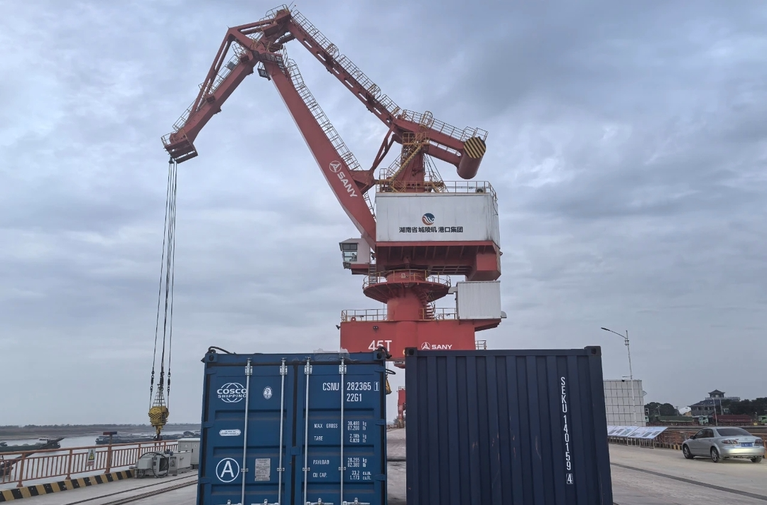 首船黑龙江大米运抵湖南虞公港  “北粮南运”再辟新通道