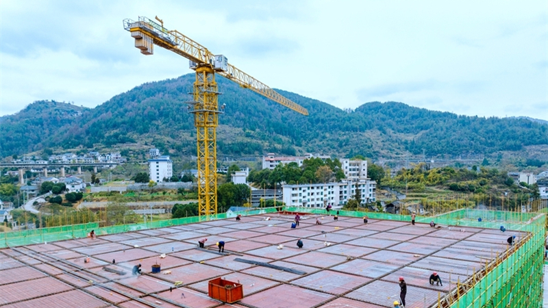 加快建设农产品加工仓储物流基地