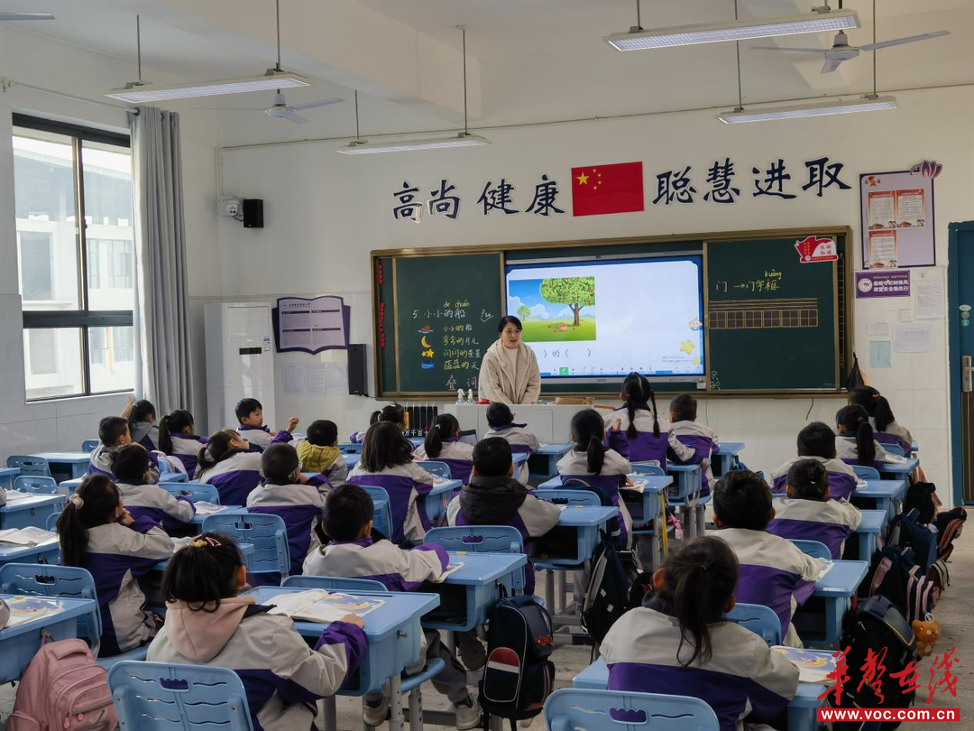 郭思慧：文心育桃李 杏坛逐光行