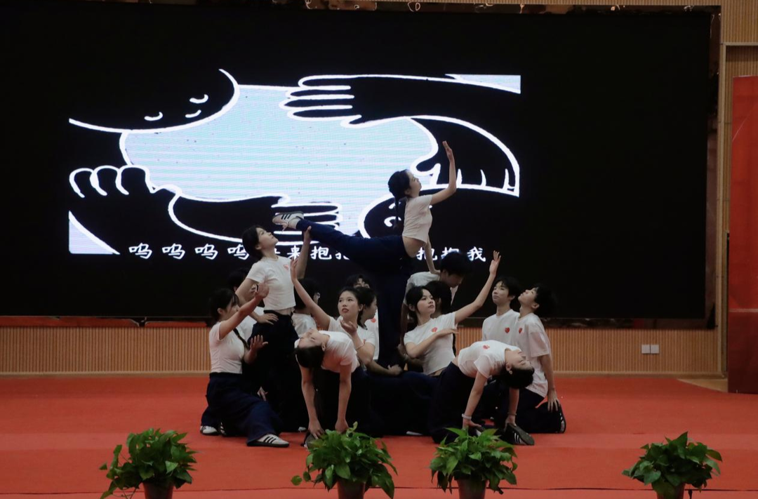 隆回职业中专举办2025年元旦文艺汇演暨第三十四届文化艺术节活动