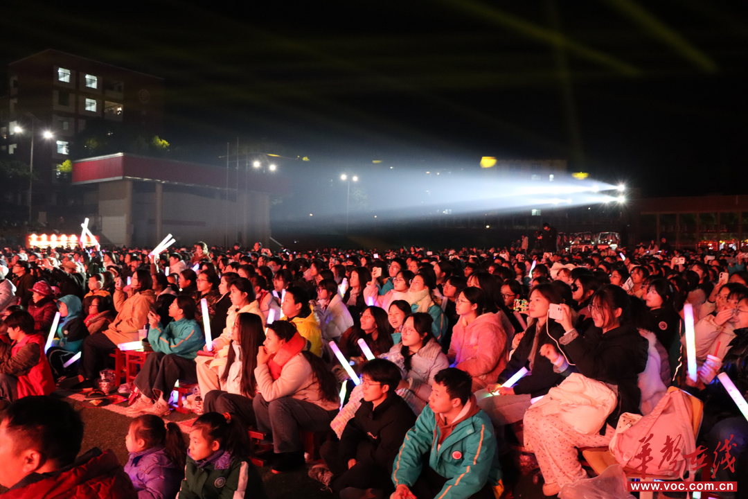 邵阳县第二高级中学举行第七届校园艺术节暨2026年元旦文艺汇演