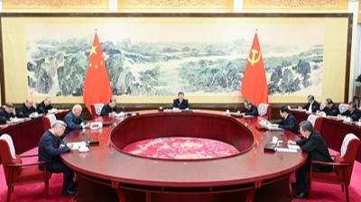 中共中央政治局召开民主生活会 习近平主持会议并发表重要讲话