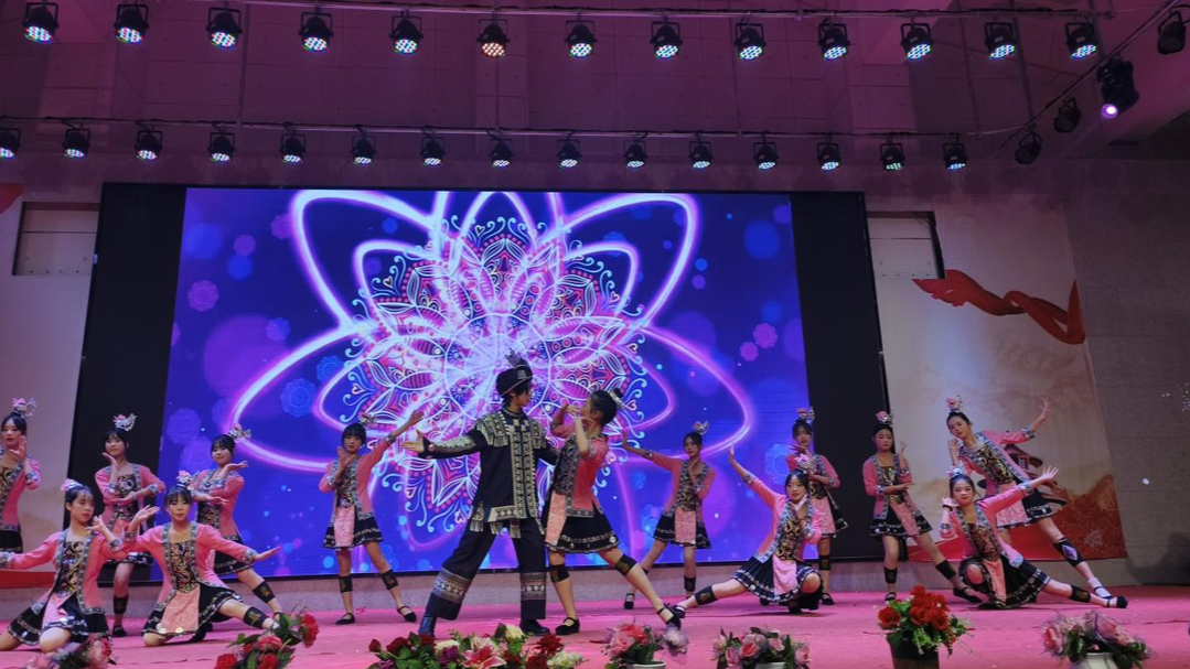 通道芙蓉学校成功举办2026年“迎新年 庆元旦”第六届校园艺术节晚会