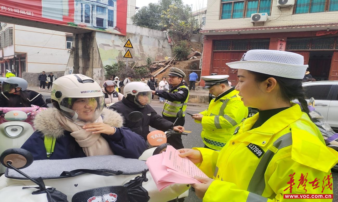 武冈市职业中专学校：积极配合联合执法行动 共筑校园周边安全防线