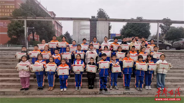 新宁县金石镇焦家垅小学成功举办“庆元旦”体育竞赛活动