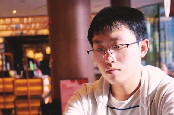 “95后”作家羅志遠：在冬夜，小心劃燃一根火柴