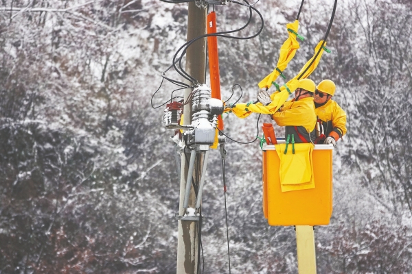 新年首个工作日 铆足干劲忙生产