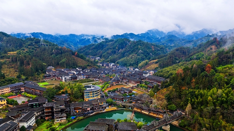 青山绿水绕侗寨