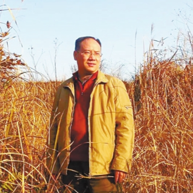 寫散文的鄧躍東