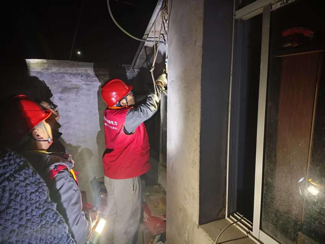 国网澧县供电公司：寒夜踏雪送光明 电力护航暖民心