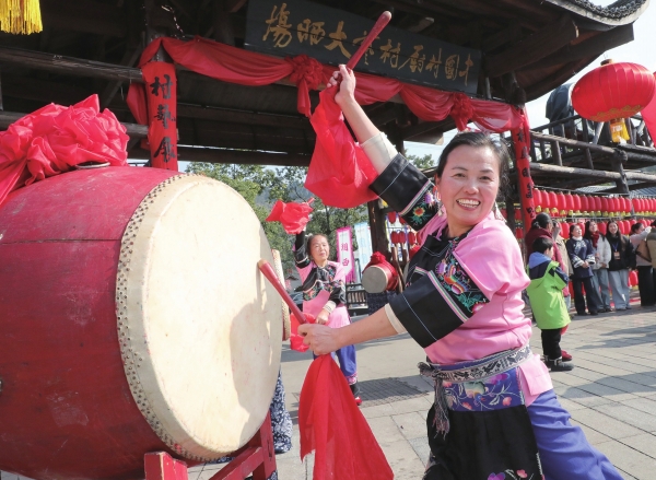 乡村集市年味浓