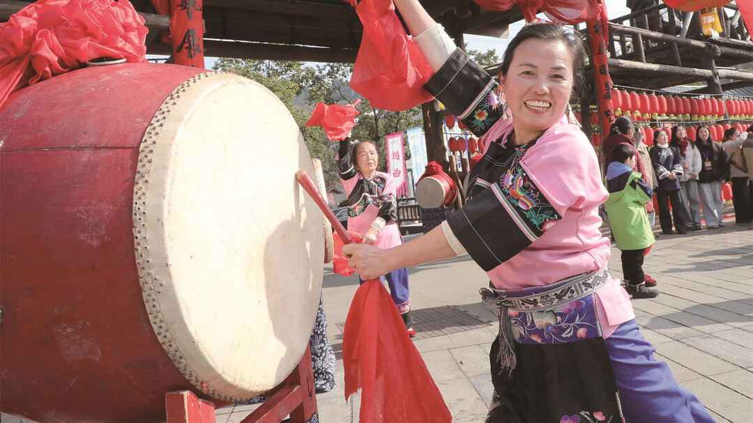 乡村集市年味浓