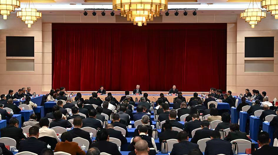 沈晓明参加省政协十三届四次会议第一联组讨论