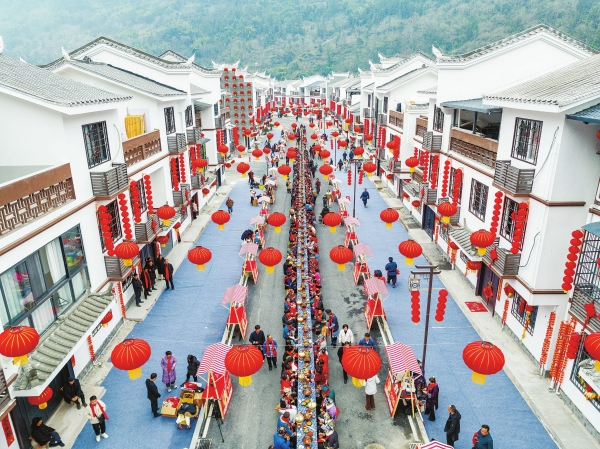 新家园里迎新春