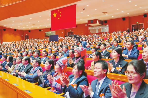 万马奔腾启新程 笃行实干谱新篇