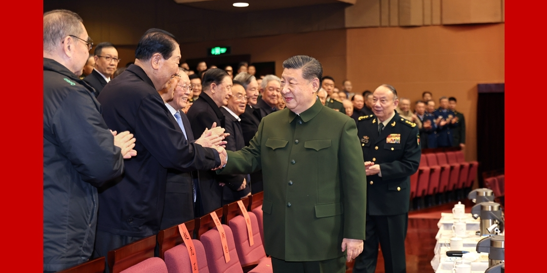 中央军委举行慰问驻京部队老干部迎新春文艺演出 习近平向全军老同志祝贺新春