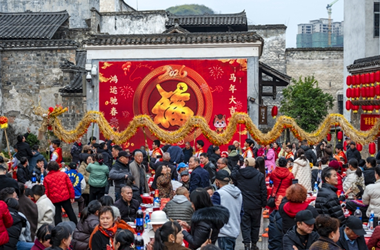 【新春走基层】新年味溢满古商城——洪江古商城“洪商福宴”活动见闻