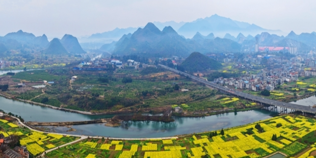 春暖花开乡村美