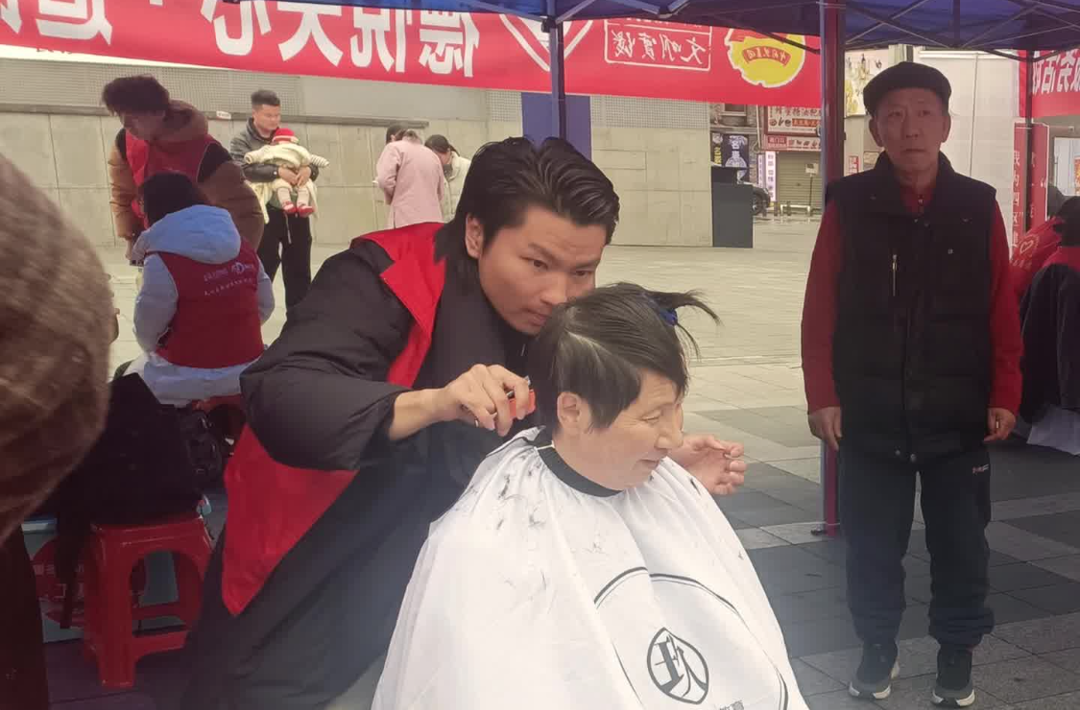 長(zhǎng)沙這個(gè)愛心市集，15項(xiàng)志愿服務(wù)暖爆了