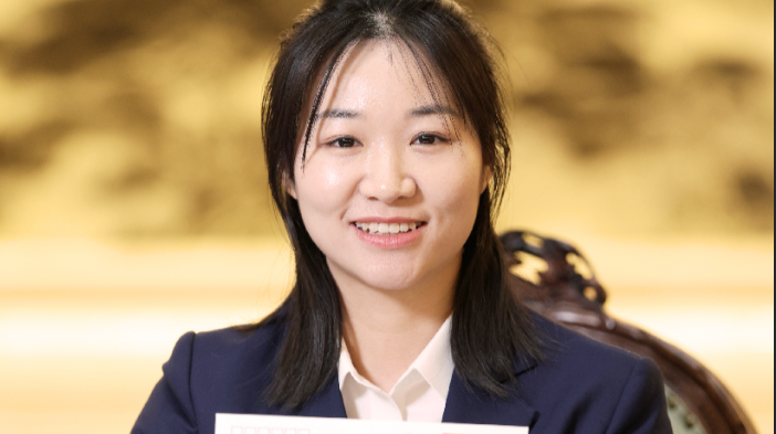 隨“新”開麥｜“愛你老己！”今天，我們的鏡頭聚焦全國兩會上的“她”