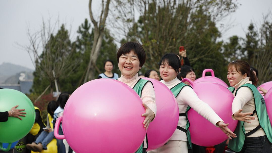 多彩活动迎“三八”国际妇女节