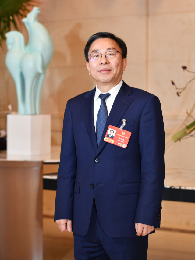 【兩會(huì)之聲】全國政協(xié)常委賴明勇：創(chuàng)新“體育+消費(fèi)”融合模式激活社區(qū)經(jīng)濟(jì)新動(dòng)能