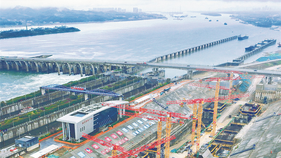 湘江长沙综合枢纽三线船闸建设正酣