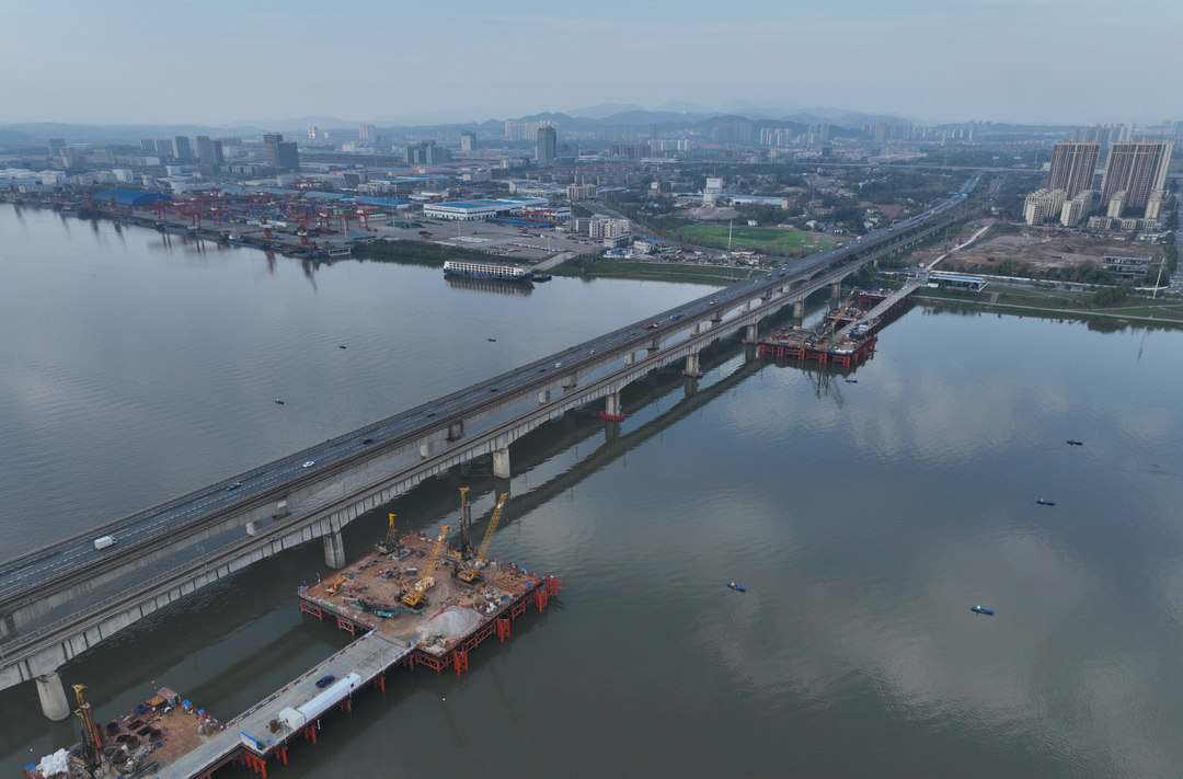 长赣高铁长沙湘江铁路特大桥主桥138号主墩桩基钻孔完工