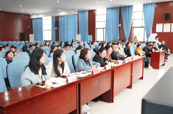麻阳：以素养大赛推动校园书香建设