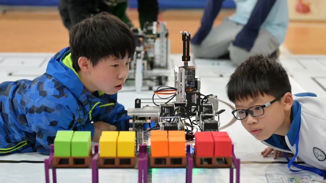 2026年娄底市青少年机器人竞赛在曾国藩学校燃情开赛