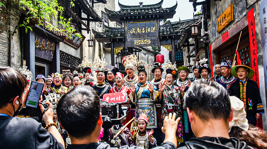 三地非遗汇洪江  千年商城焕新彩