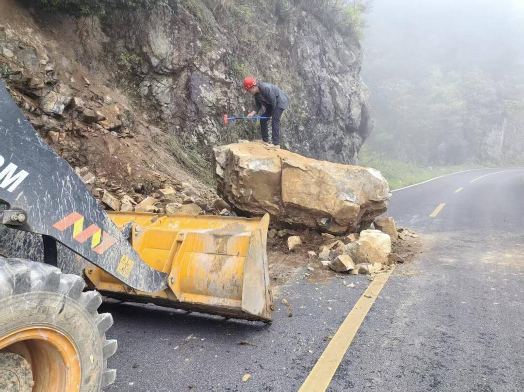 险情突发！冒雨鏖战，双牌交通人极速抢通“生命路”！