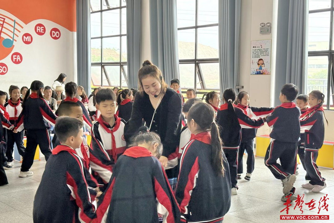 麻阳苗族自治县举行小学“健康·阅读·启智”体艺教学改革市县联合教研活动