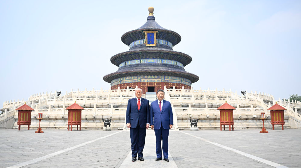习近平同美国总统特朗普参观天坛