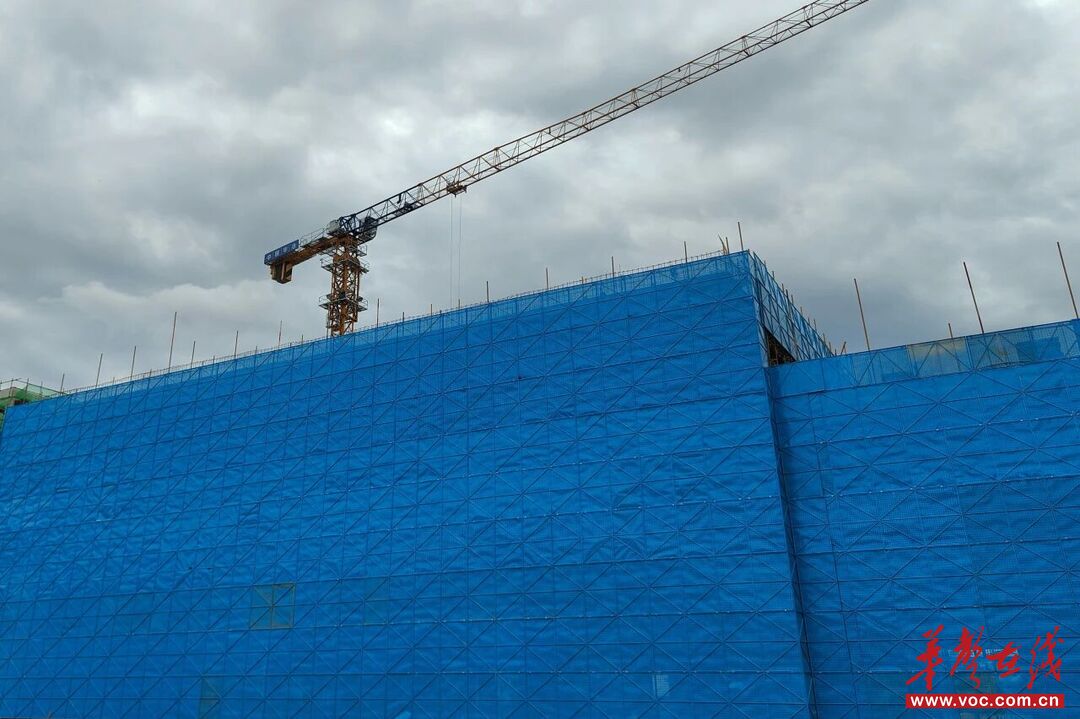 全面封顶！五矿二十三冶南雅中学（东校区）项目全力冲刺9月开学目标