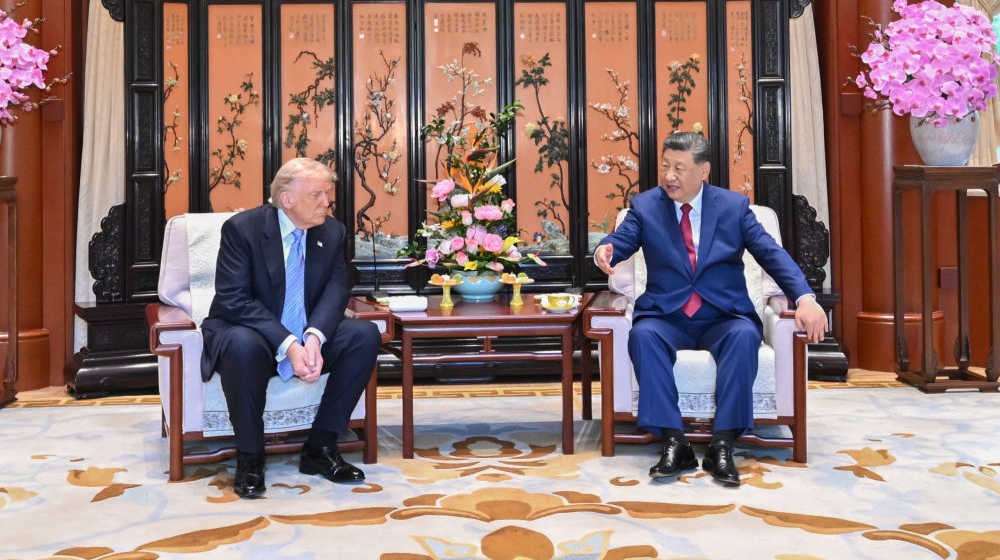 习近平同美国总统特朗普在中南海小范围会晤