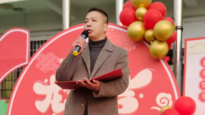 黄永平：一讲台，一辈子，一份爱