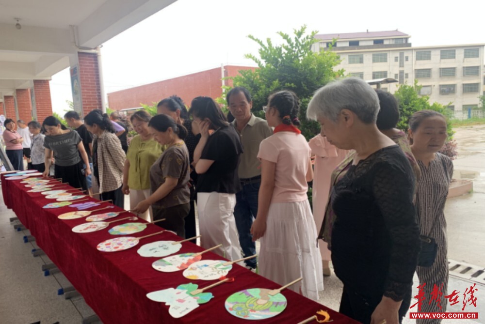 洪山殿镇中心小学举行安全专题家长会暨课后服务成果展