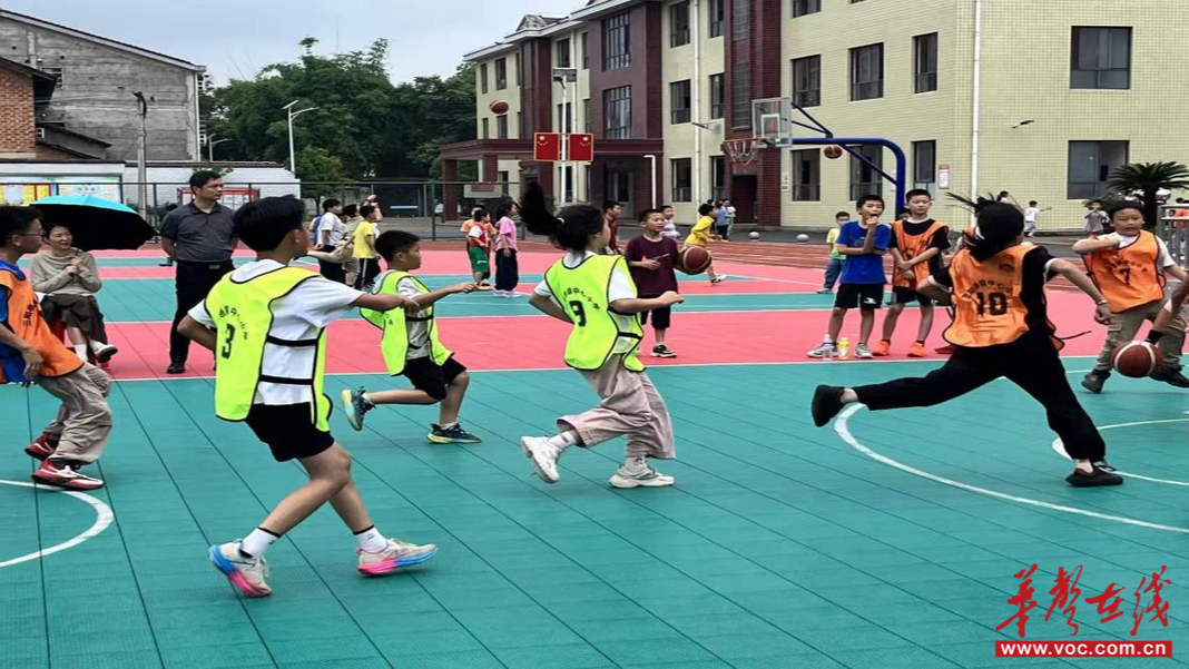 桃源县三阳港镇中心小学成功举行班级篮球联赛