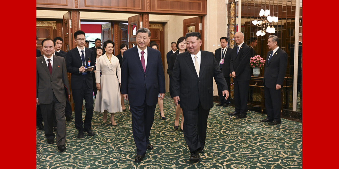 习近平夫妇出席金正恩夫妇举行的小范围午宴