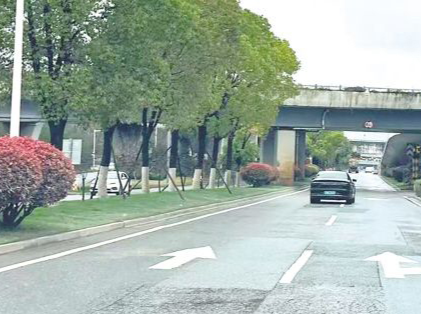 黄花机场大道路面焕新，出行更舒心
