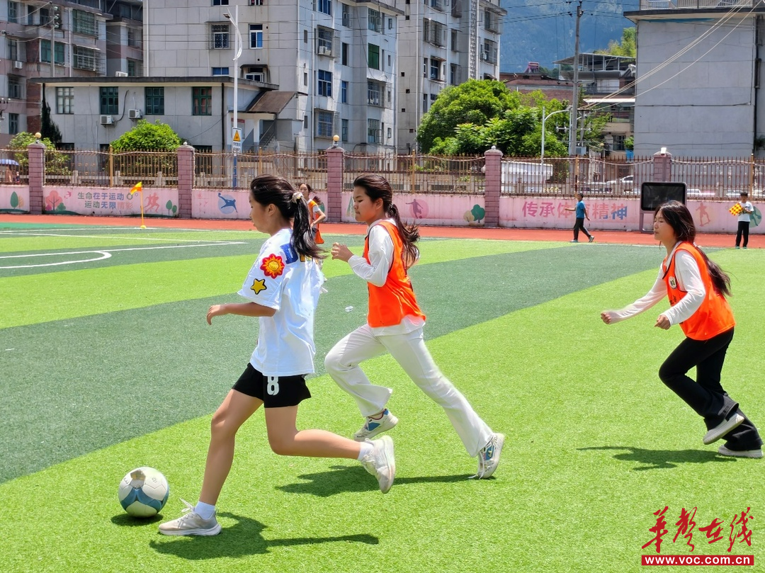 桂东县沤江中学举行2026年上期班级足球联赛