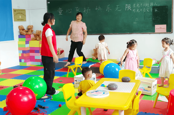 当“隔代亲”遇上“科学育儿”——一场乡村家庭教育的新探索