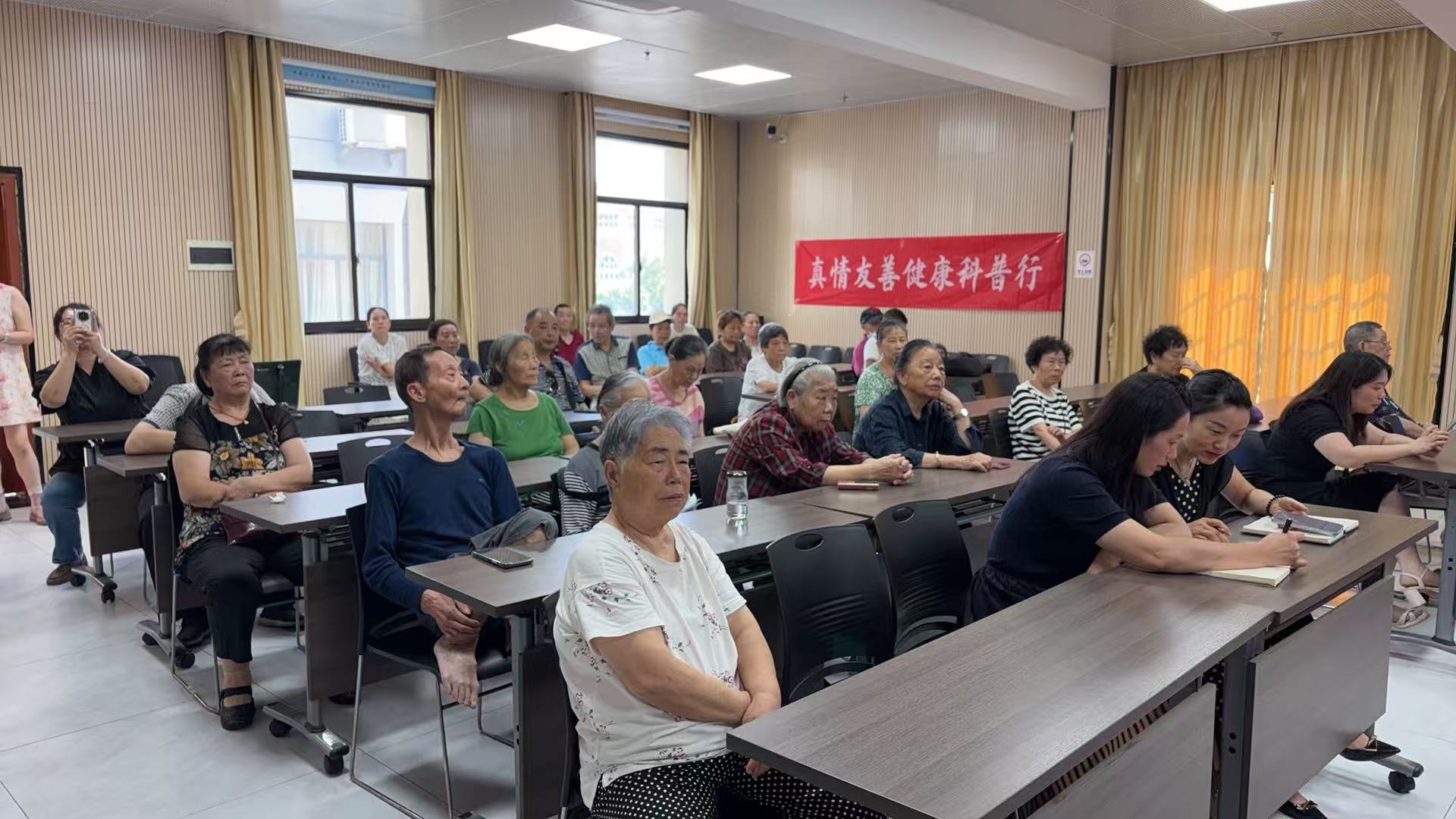 党建引领促发展 优质资源沉基层