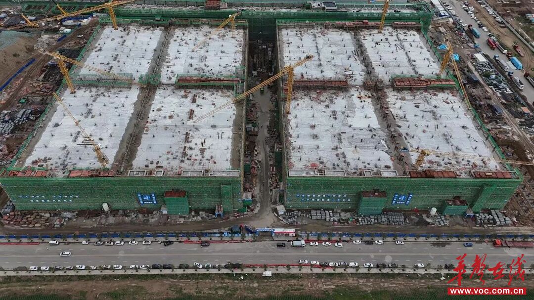 世纪互联乌兰察布零碳智算中心基地二期项目主体结构提前封顶