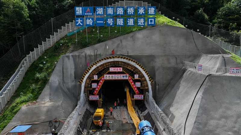 长赣高铁加速推进