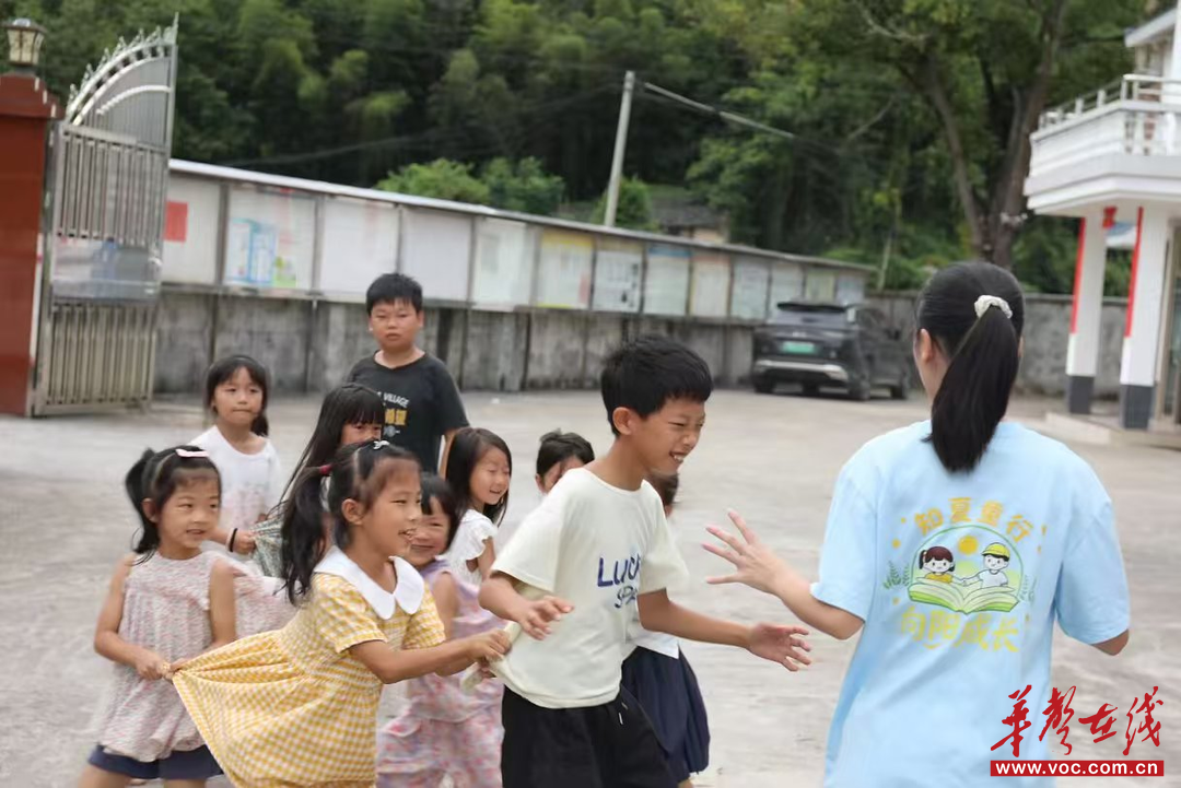 湖南信息学院管理学院“知夏童行”实践团2026年“三下乡”支教活动顺利启动